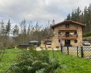 Vista exterior de Casa o xalet en venda en Artzentales amb Calefacció, Parquet i Terrassa