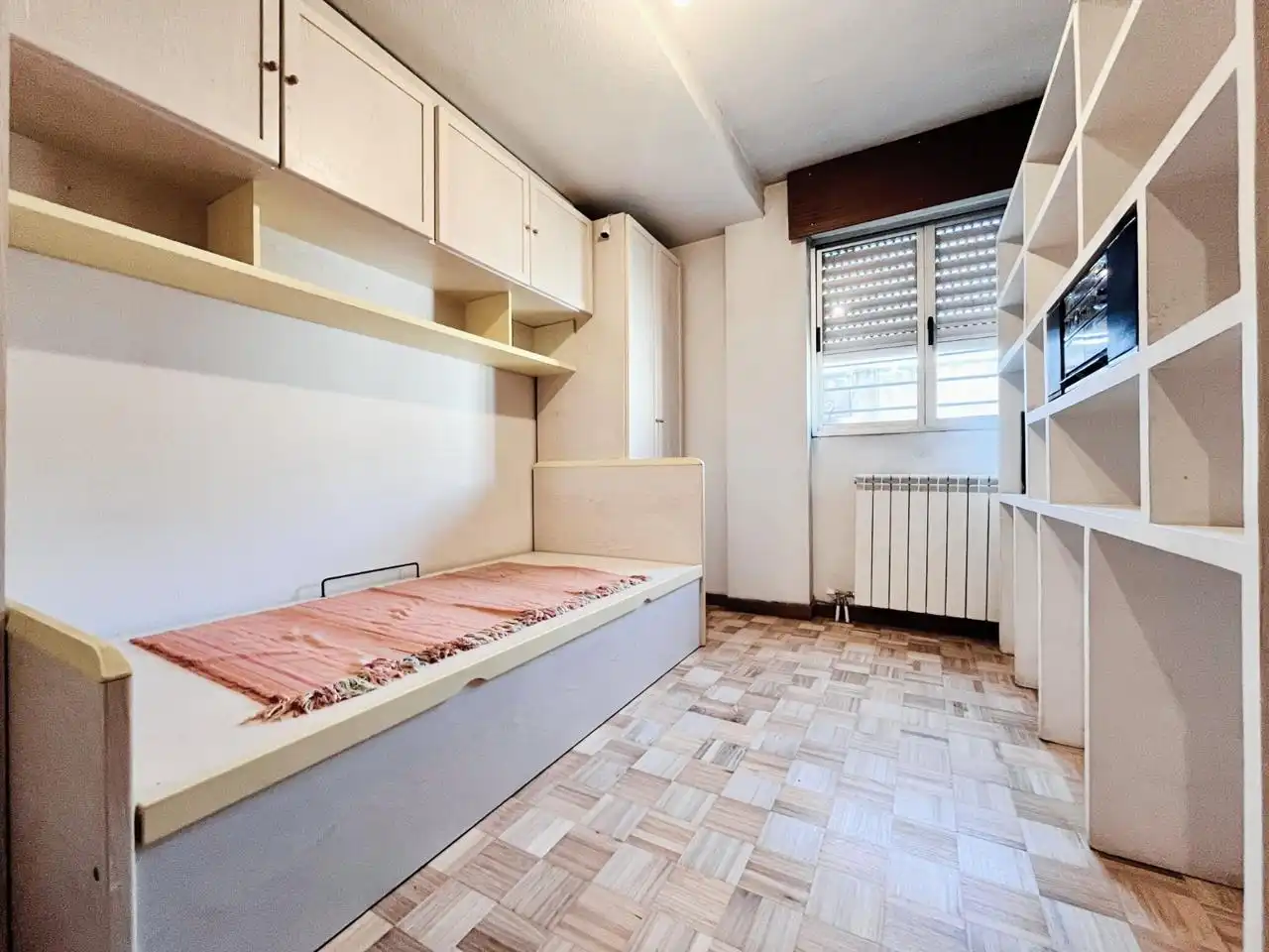 Bedroom of Ground floor for sale in Madrid  with Heating, Private garden and Terrace