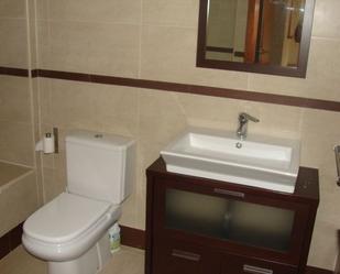 Bathroom of Flat to rent in Málaga Capital  with Air Conditioner, Oven and Washing machine