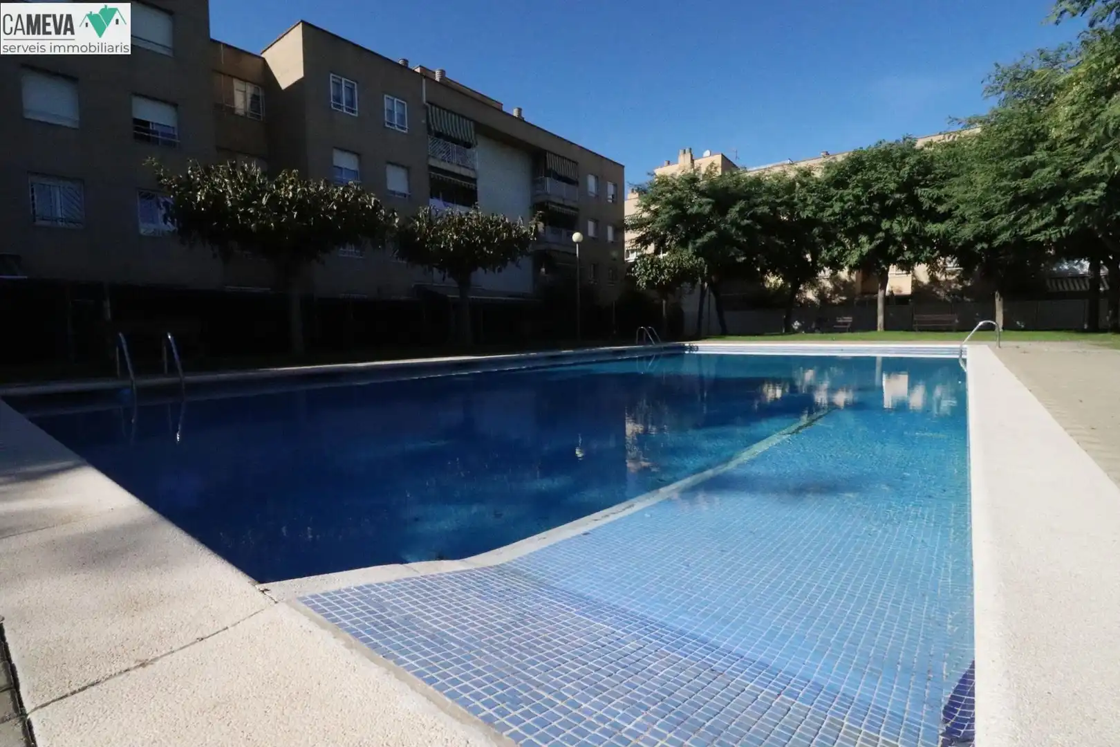 Piscina de Pis en venda en Barberà del Vallès amb Calefacció, Jardí privat i Balcó