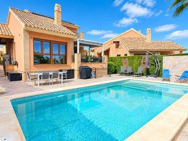 Casa amb piscina en venda a Algorfa
