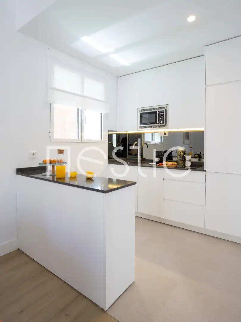 Cocina de Apartamento de alquiler en Madrid con Aire acondicionado, Calefacción y Amueblado