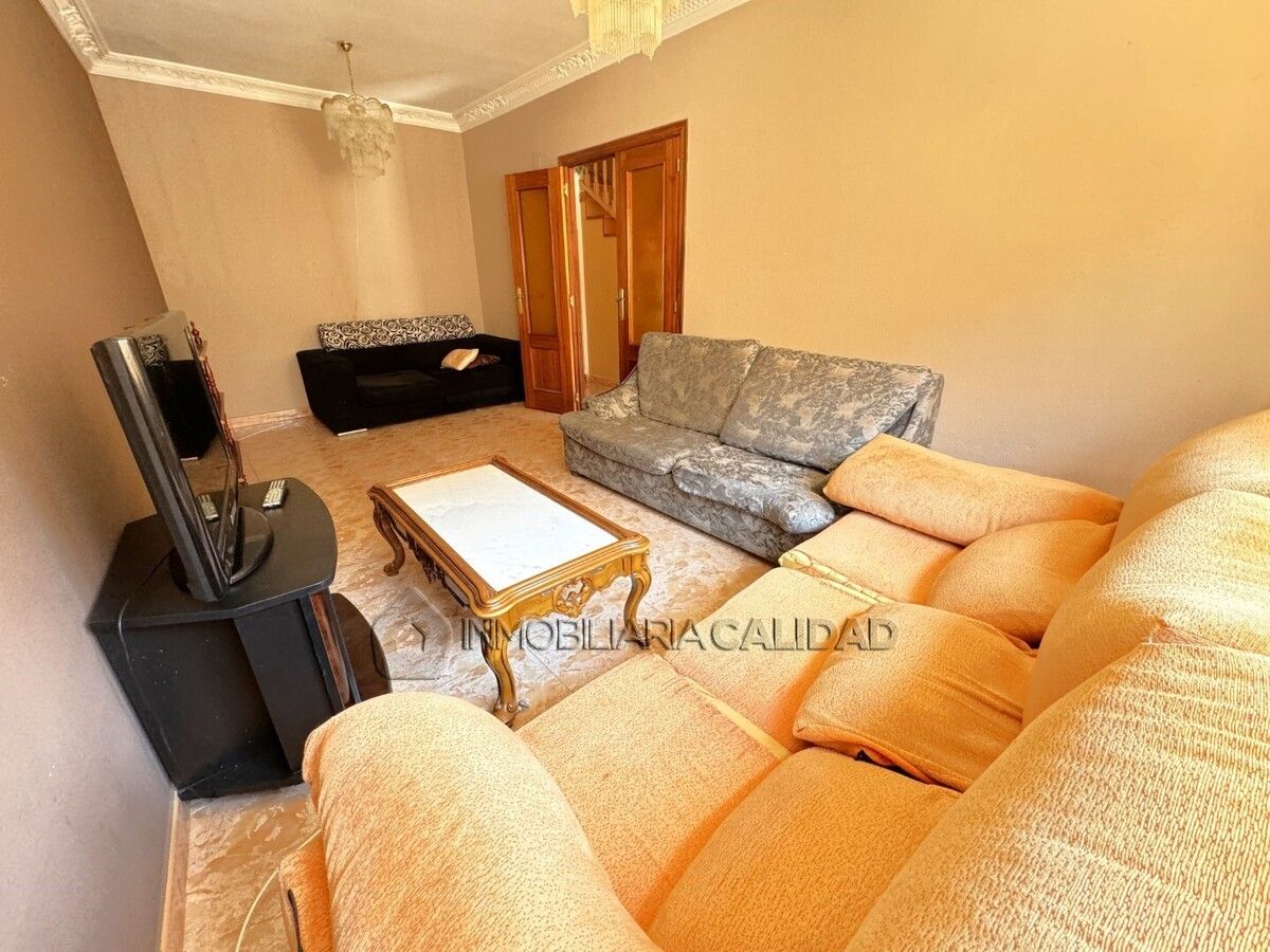 Sala d'estar de Casa o xalet de lloguer en Burgos Capital amb Calefacció i Moblat