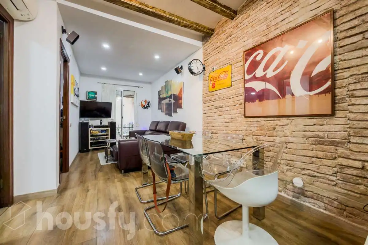 Sala d'estar de Pis en venda en Barcelona amb Aire condicionat, Parquet i Balcó