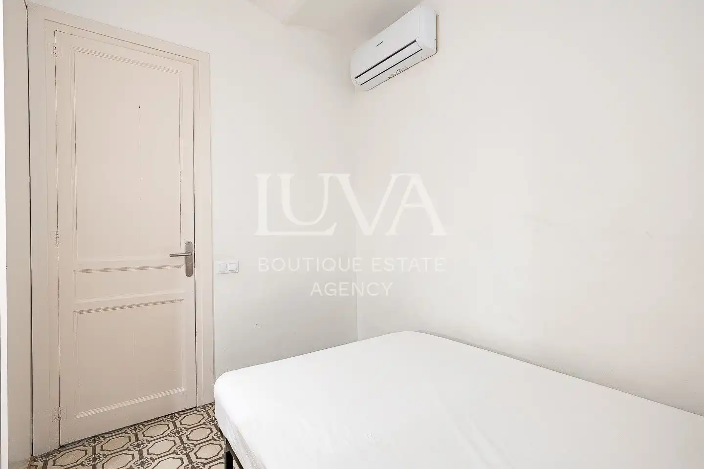 Dormitori de Apartament en venda en Barcelona amb Aire condicionat i Calefacció