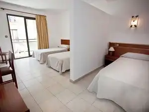 Dormitori de Edifici en venda en Llançà amb Alarma i Piscina comunitària