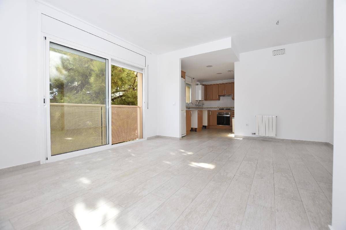Exterior view of Flat for sale in Vilanova i la Geltrú  with Air Conditioner, Heating and Parquet flooring