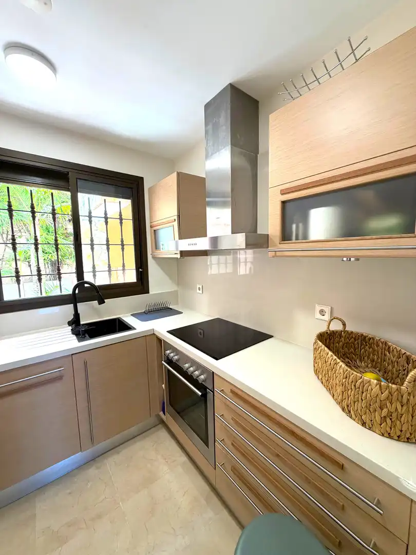 Apartment with terrace to rent in La Quinta, imagen 28