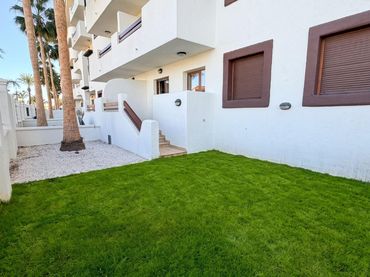 Bajo con piscina en venta en Avenida PRINCIPE FELIPE
