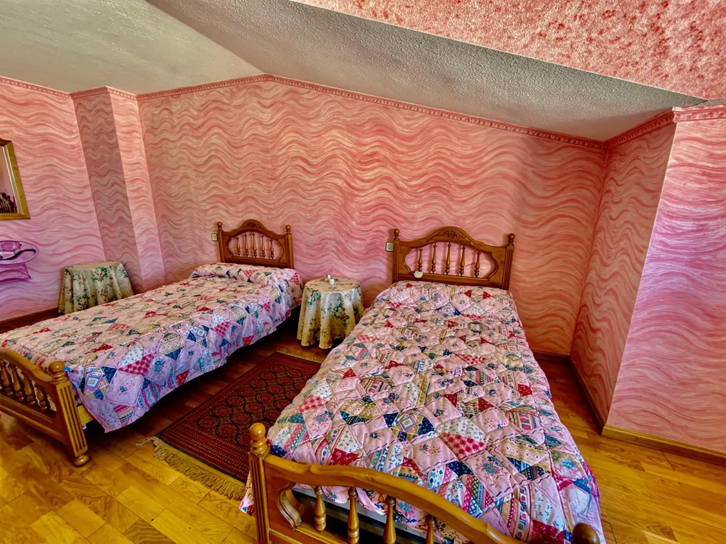Habitación de Casa adosada en venta en San Andrés del Rabanedo con Calefacción, Jardín privado y Parquet