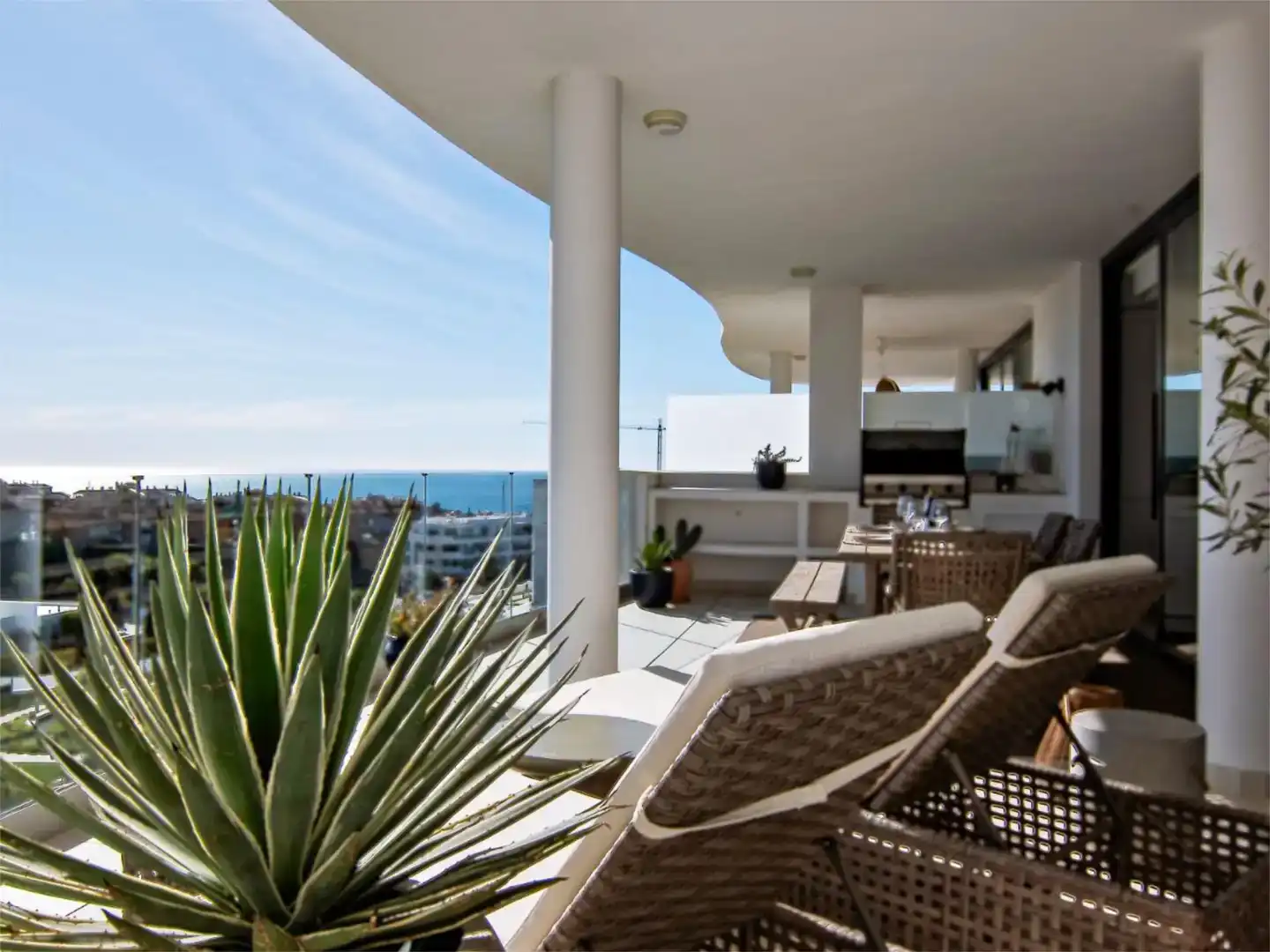 Terrassa de Apartament en venda en Fuengirola amb Aire condicionat, Piscina i Balcó