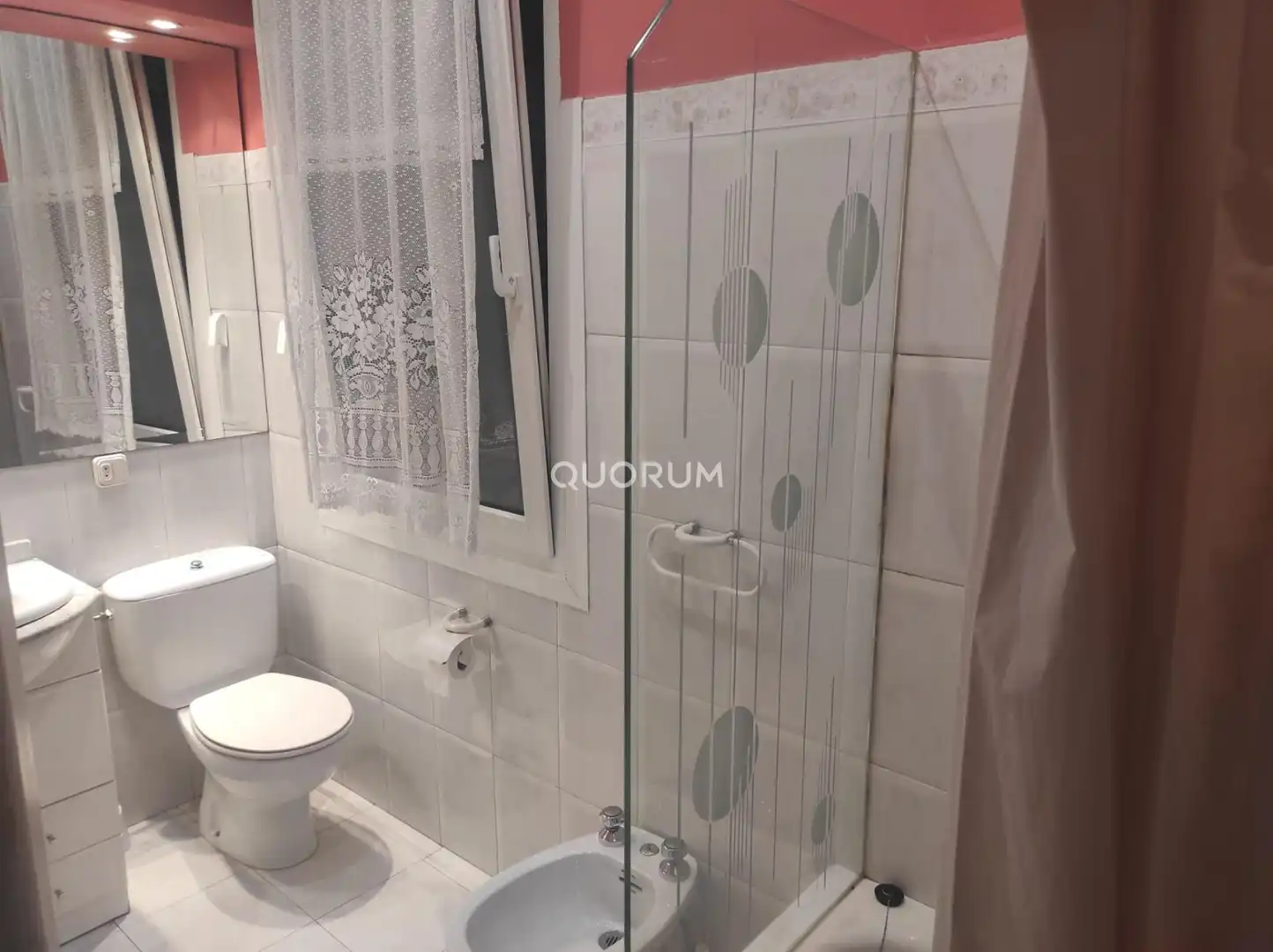 Badezimmer von Wohnung zur Miete in Bilbao  mit Heizung und Möbliert