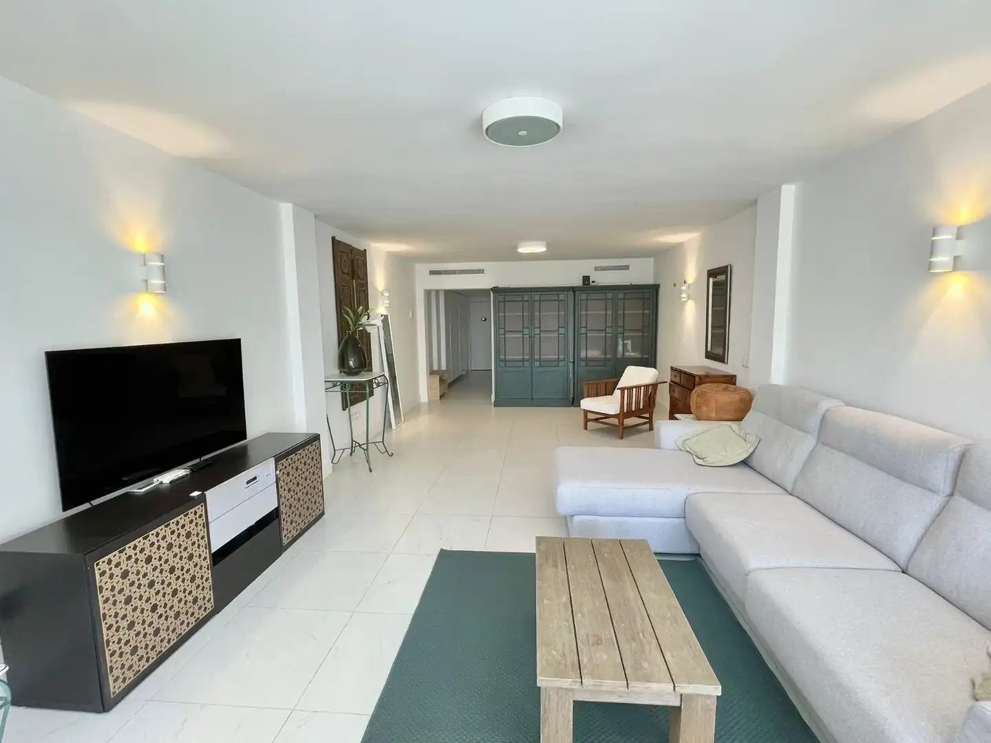 Sala de estar de Dúplex de alquiler en Marbella con Aire acondicionado, Terraza y Amueblado