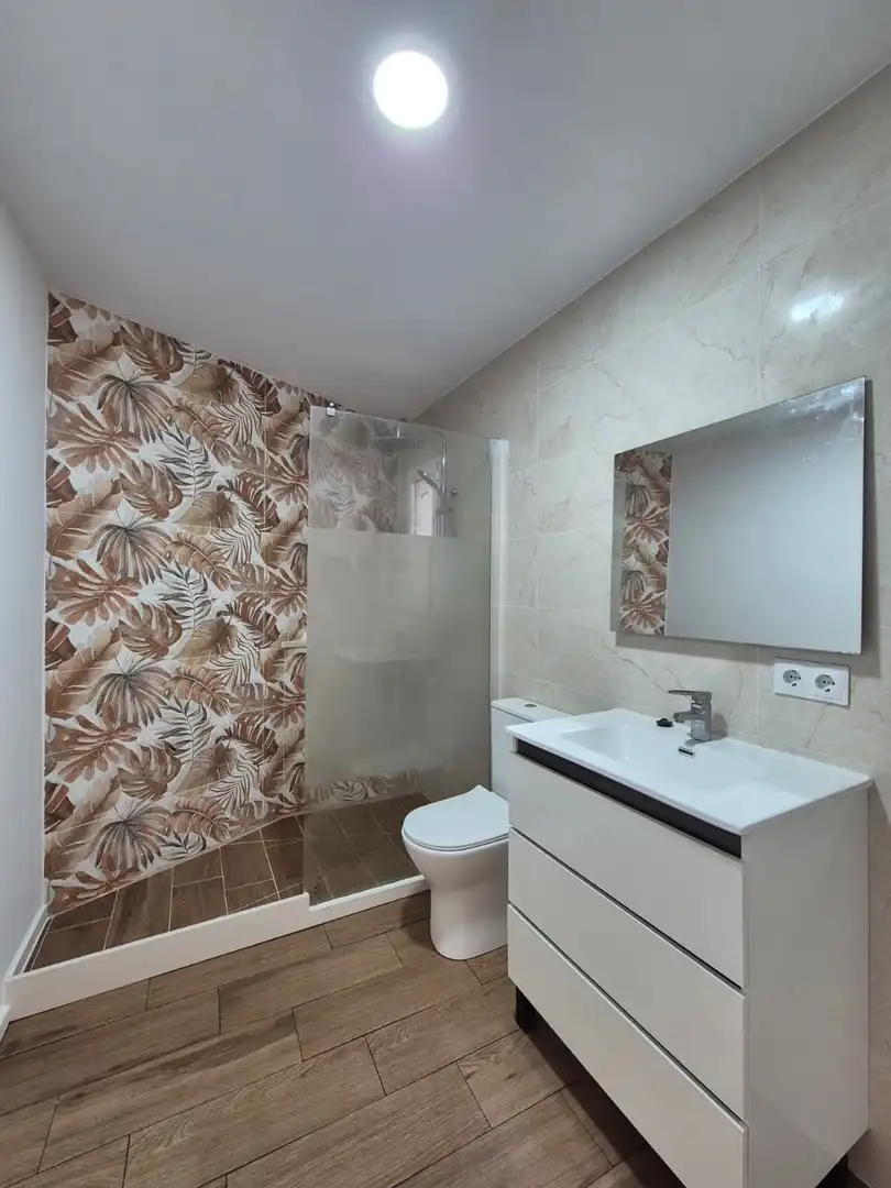 Baño de Piso en venta en Blanes con Terraza