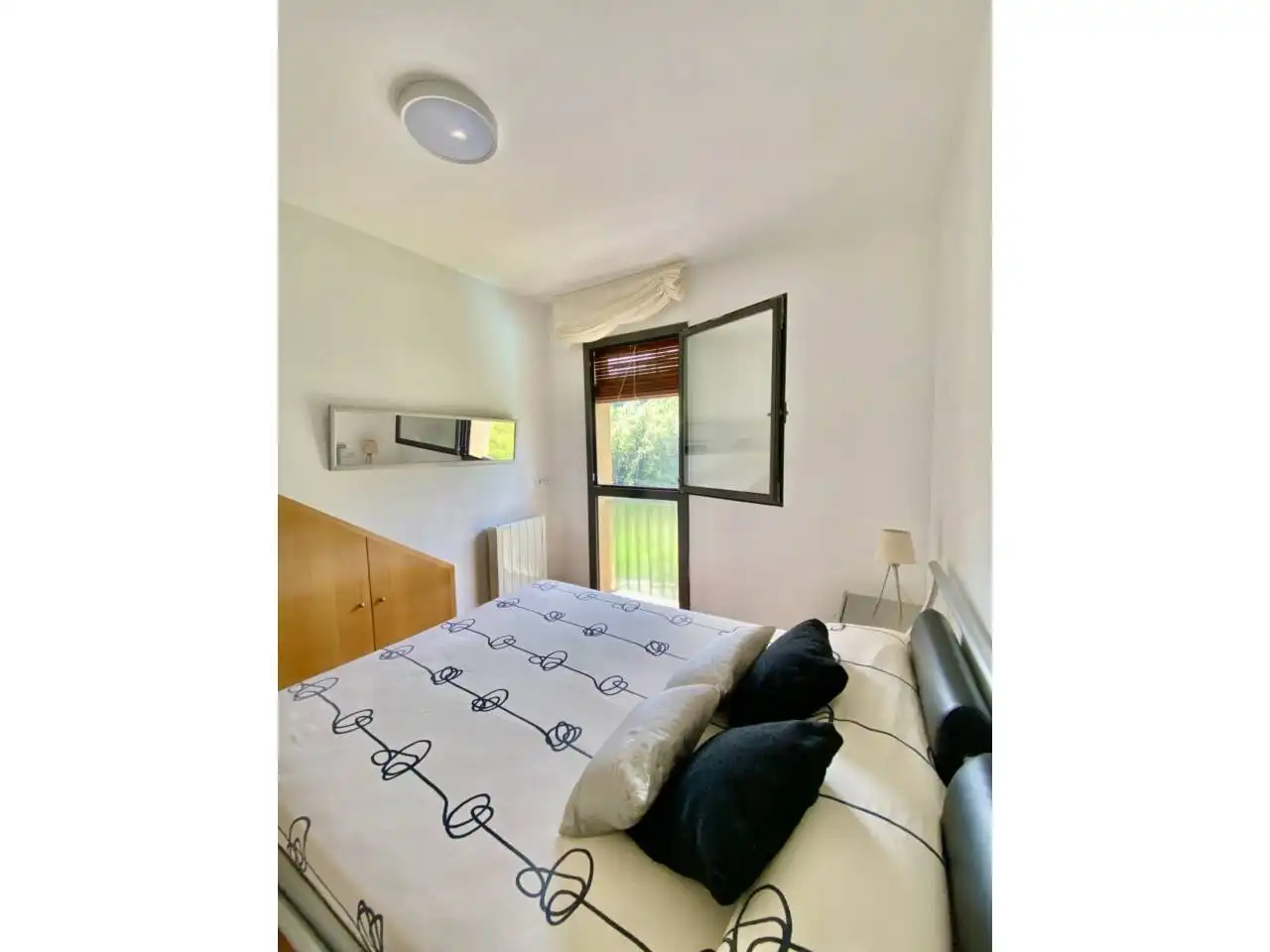 Dormitori de Dúplex en venda en Castellfollit de la Roca amb Calefacció, Terrassa i Moblat