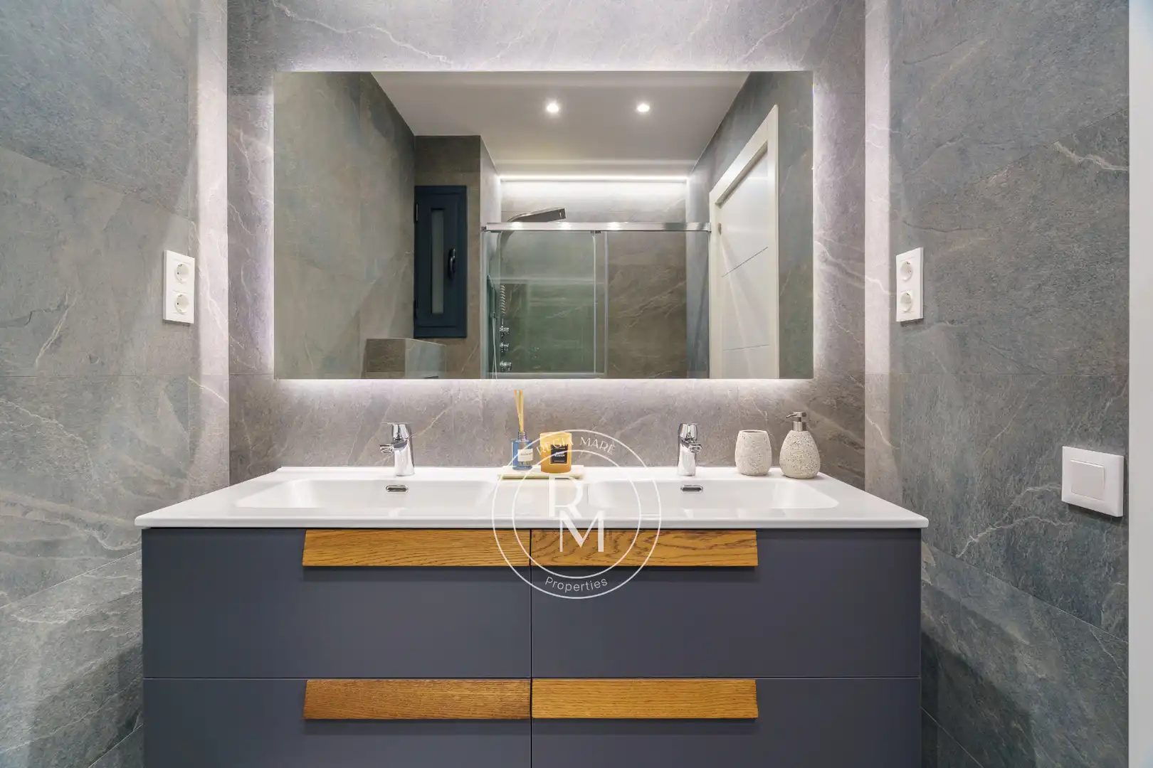 Baño de Piso en venta en Sitges con Aire acondicionado, Calefacción y Parquet
