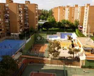 Vista exterior de Pis en venda en Fuenlabrada amb Calefacció, Terrassa i Piscina comunitària