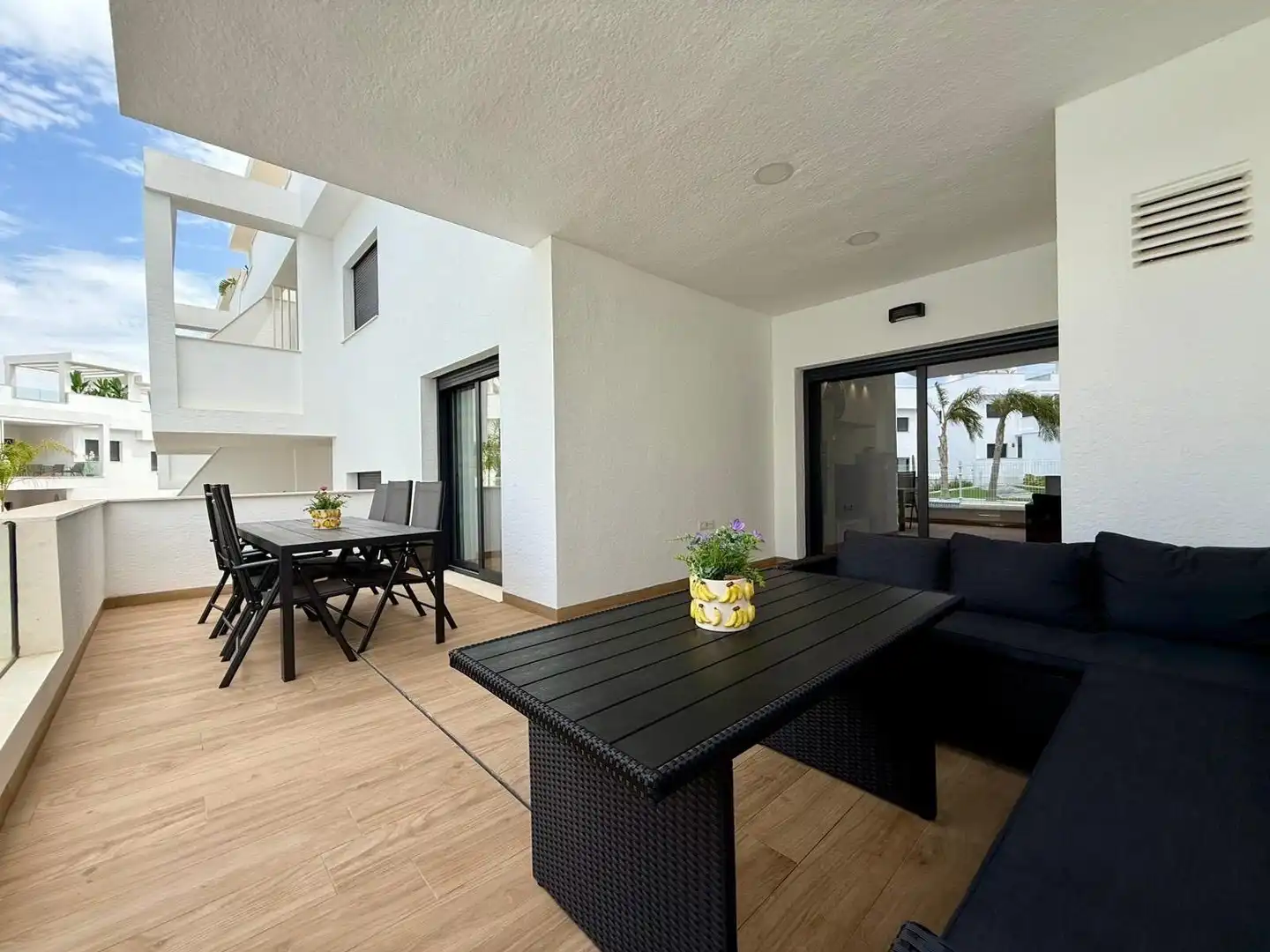 Terrace of Flat for rent in Torrevieja  with Air Conditioner, Heating and Private garden