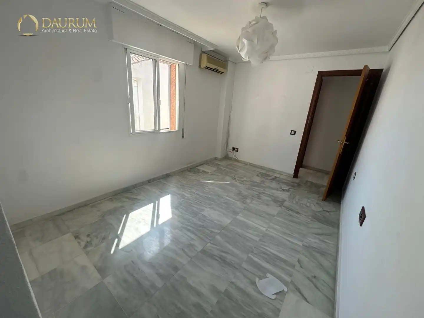 Dormitori de Casa adosada en venda en Sevilla amb Aire condicionat, Calefacció i Terrassa