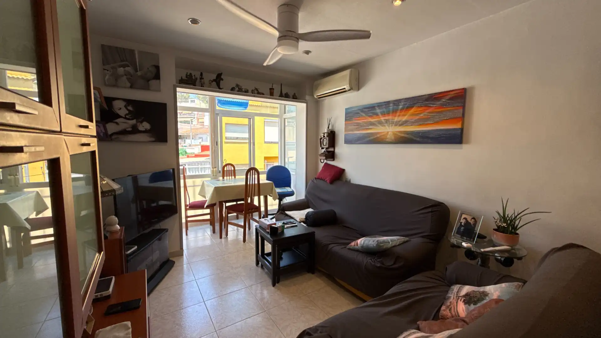 Sala d'estar de Pis en venda en Castelldefels amb Aire condicionat i Balcó