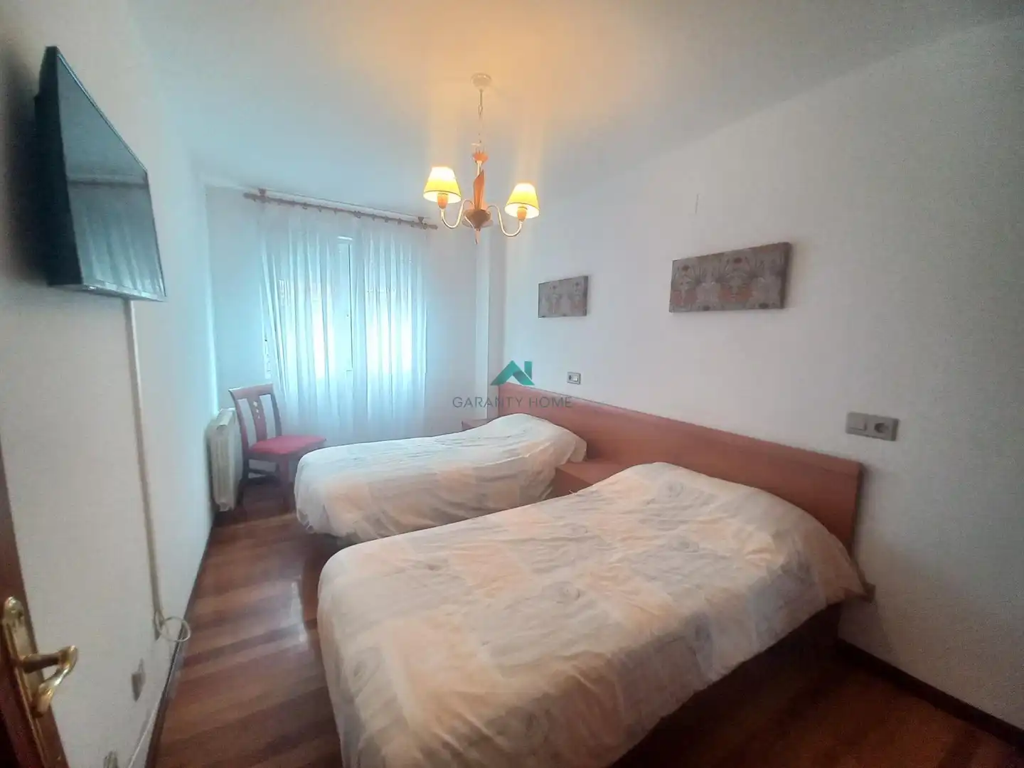 Schlafzimmer von Erdgeschoss zum Verkauf in Laredo mit Möbliert