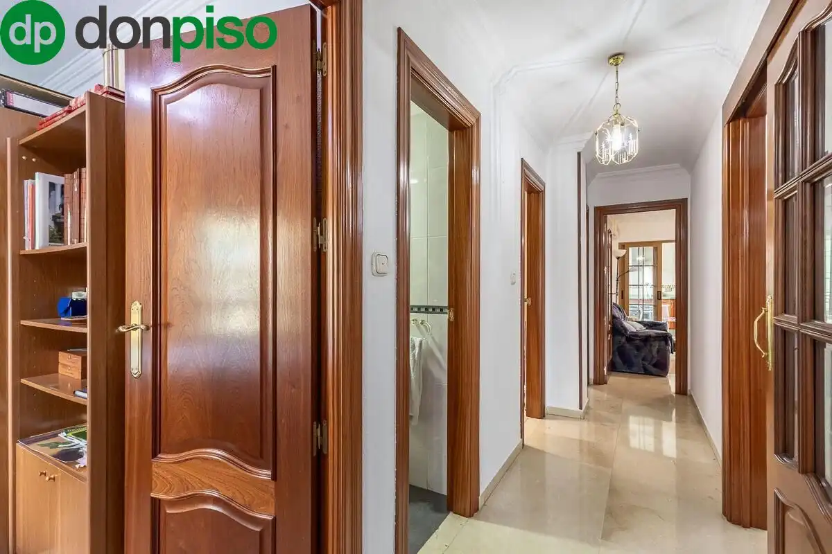 Flat for sale in Granada