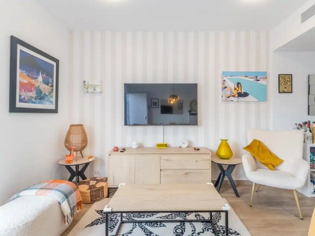 Sala d'estar de Casa o xalet de lloguer en Santa Pola amb Aire condicionat, Piscina i Moblat