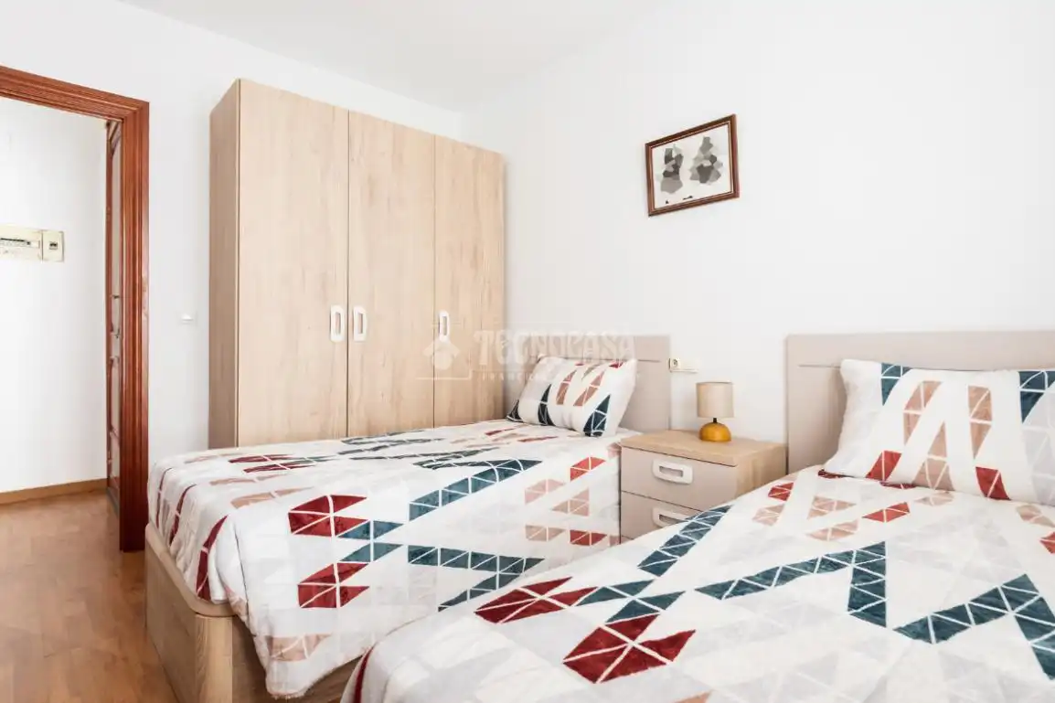 Bedroom of Flat for sale in Zaragoza  with Heating