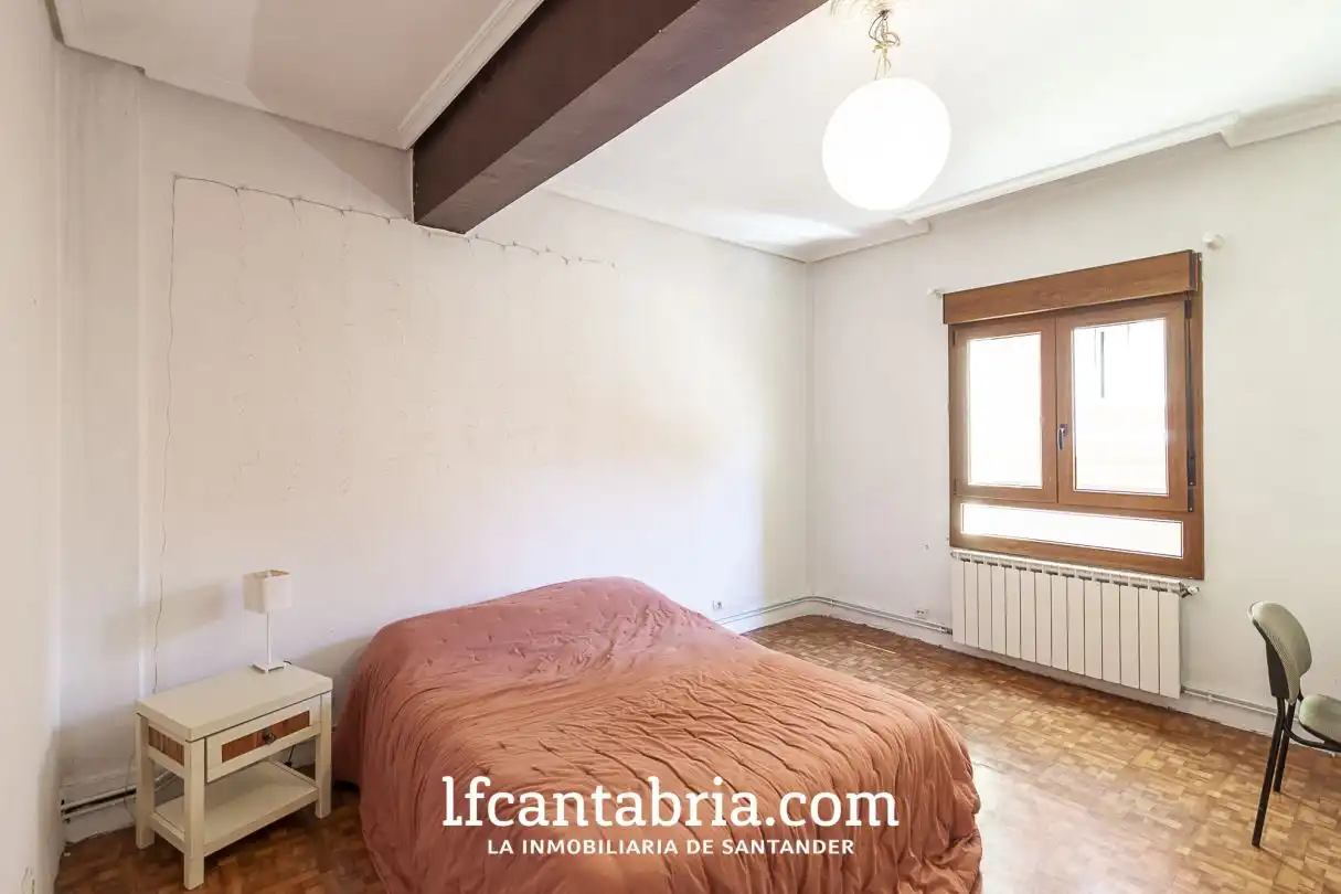Schlafzimmer von Wohnung zum Verkauf in Santander mit Heizung und Parkett