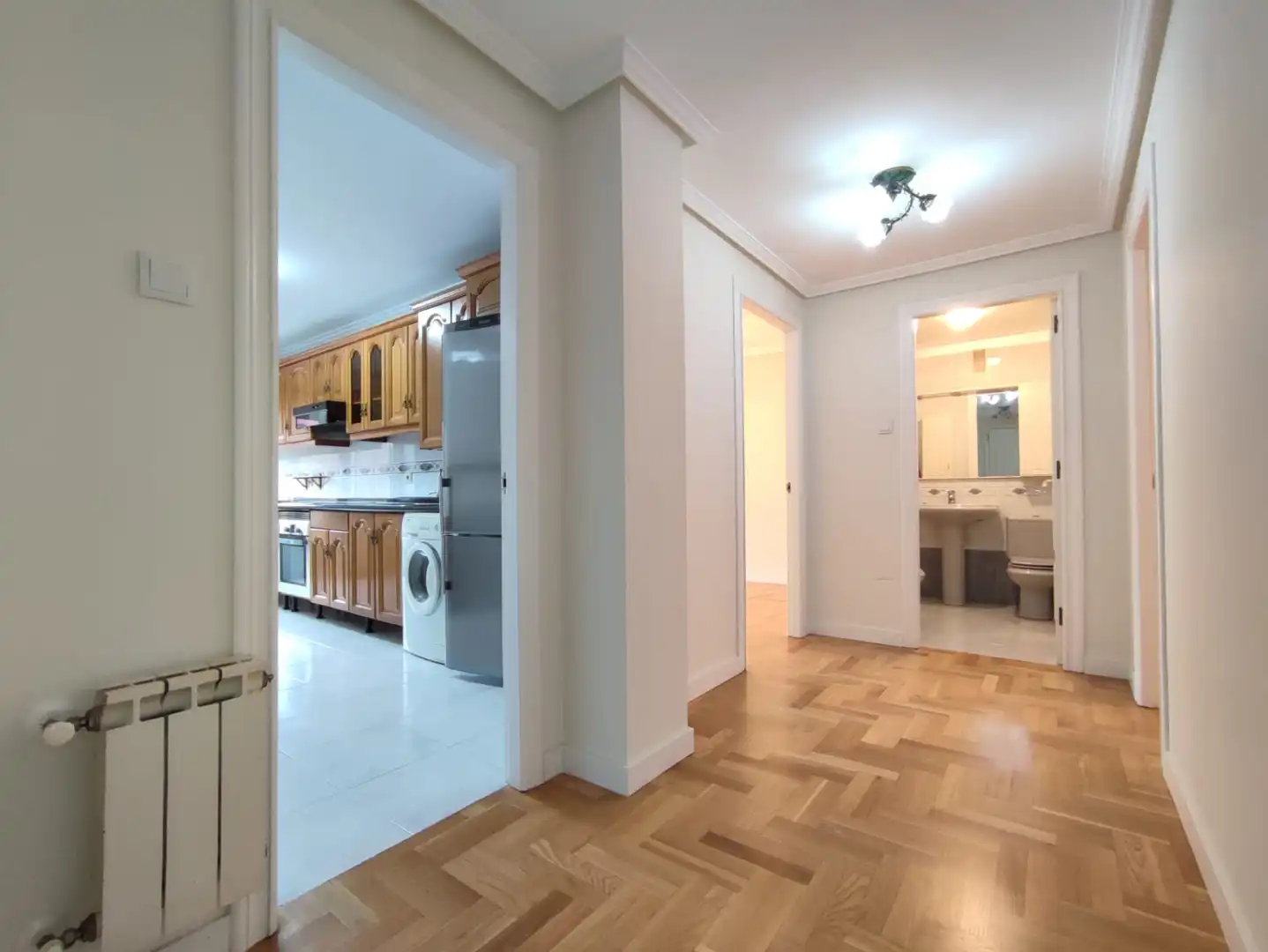 Wohnung zur Miete in Gijón  mit Heizung, Parkett und Abstellraum