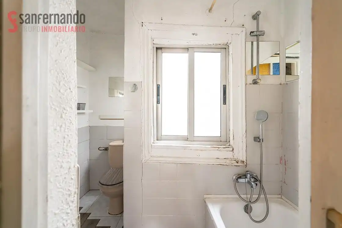 Badezimmer von Wohnung zum Verkauf in Santander