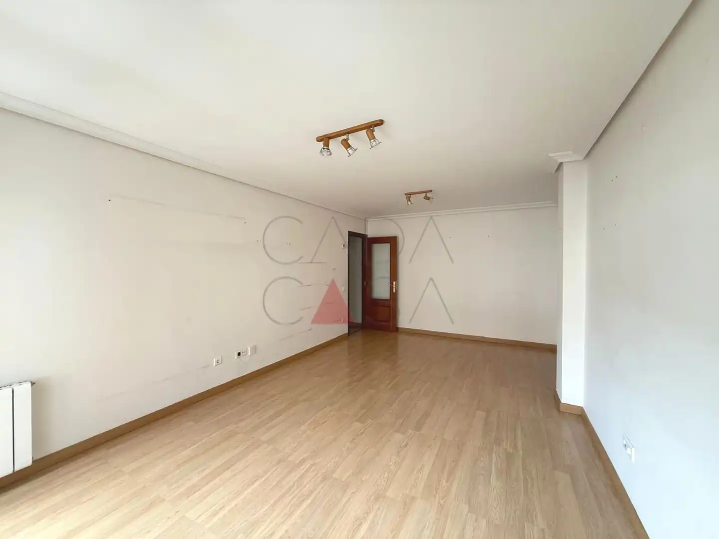 Appartamento con balcone in vendita a Avenida Justina Berdía, imagen 3