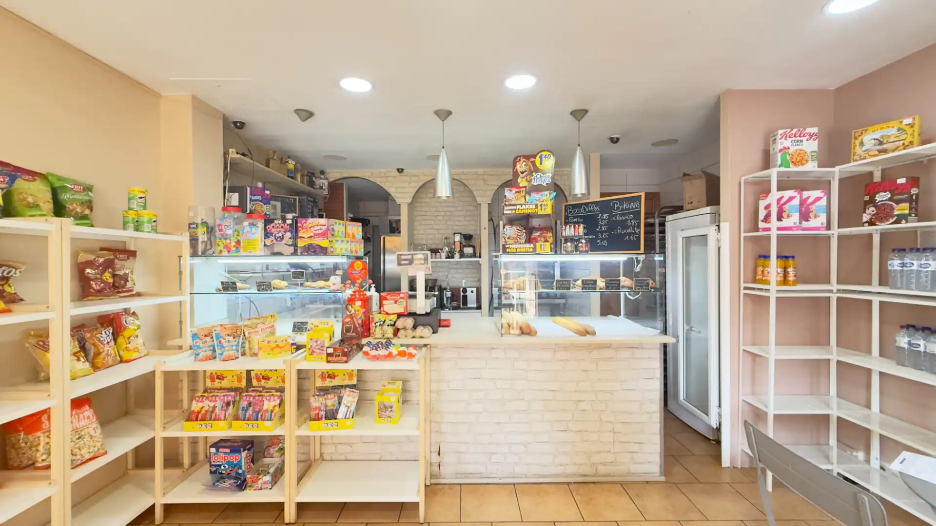 Premises for transfer in Santa Coloma de Gramenet  with Furnished