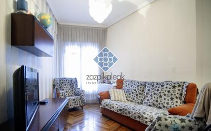 Wohnzimmer von Wohnung zum verkauf in Bilbao  mit Balkon