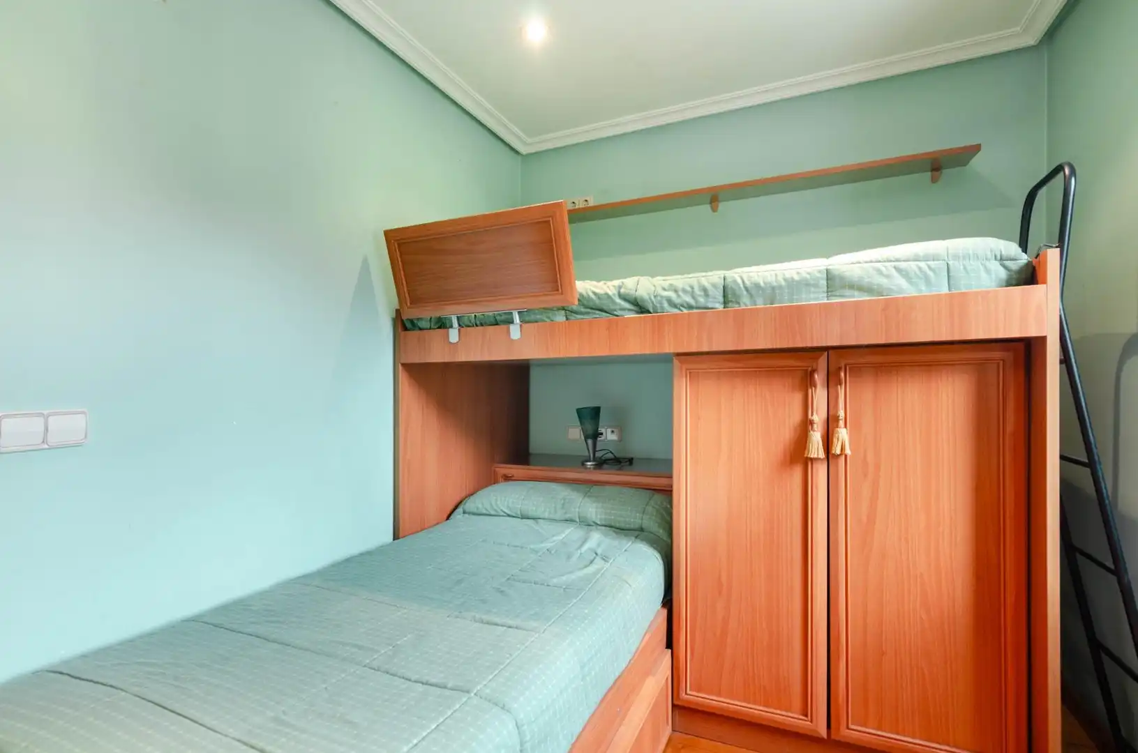 Habitación de Casa o chalet en venta en Oviedo  con Calefacción, Jardín privado y Terraza
