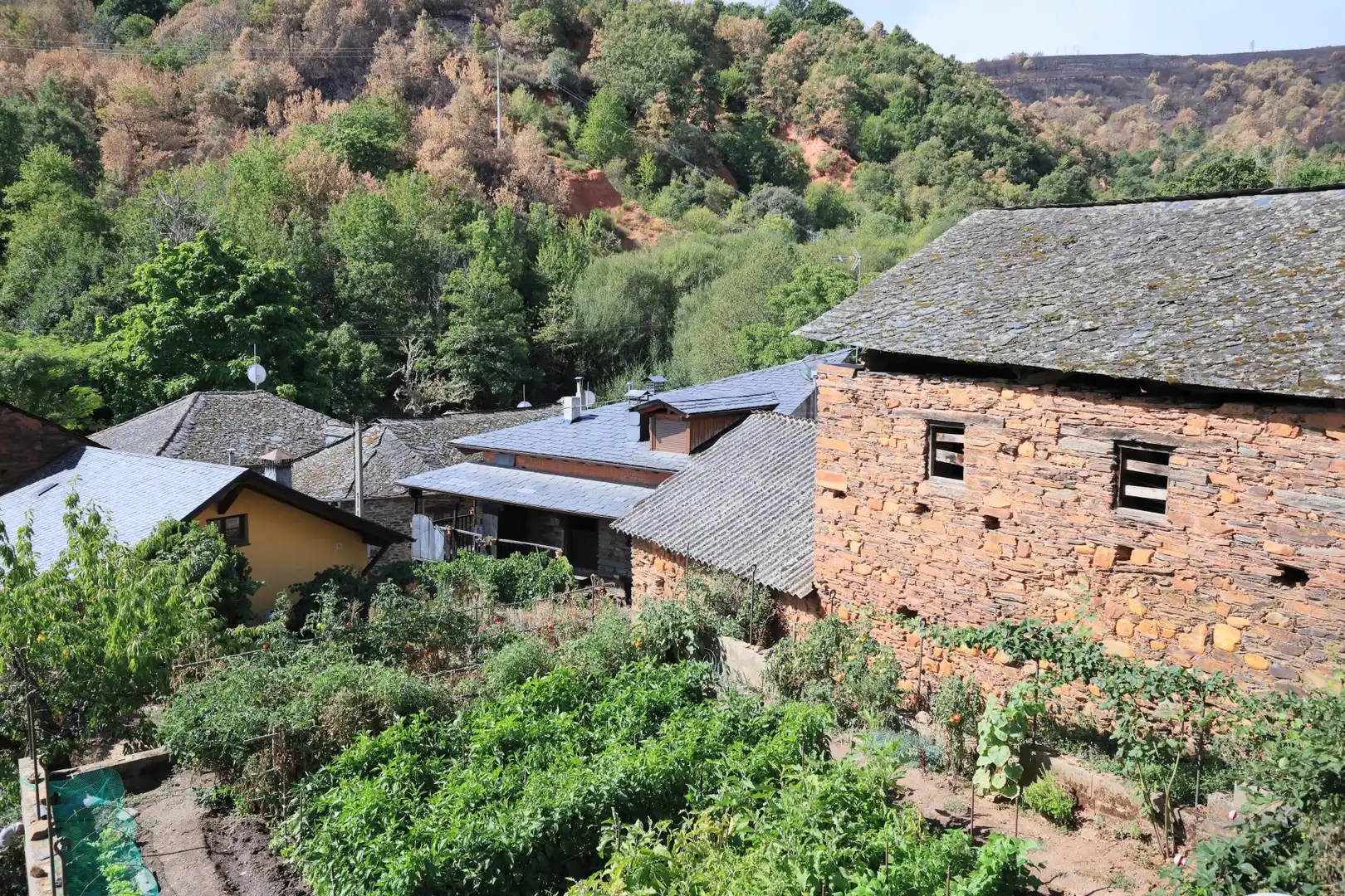 Casa rústica amb terrassa en venda a Villafranca del Bierzo, imagen 35
