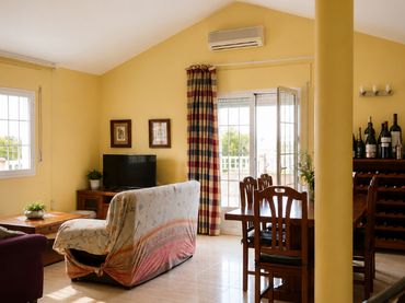 Detached house with balcony for sale in Calle Isla Mauricio