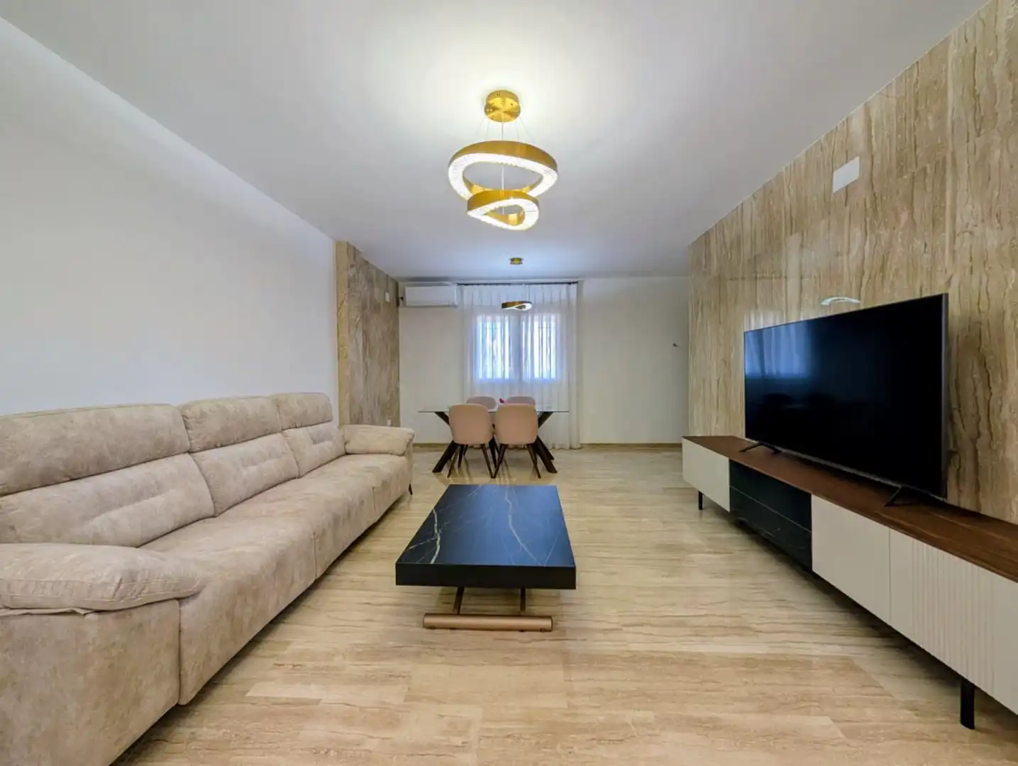 Sala d'estar de Casa o xalet en venda en Huétor Tájar amb Aire condicionat, Calefacció i Terrassa