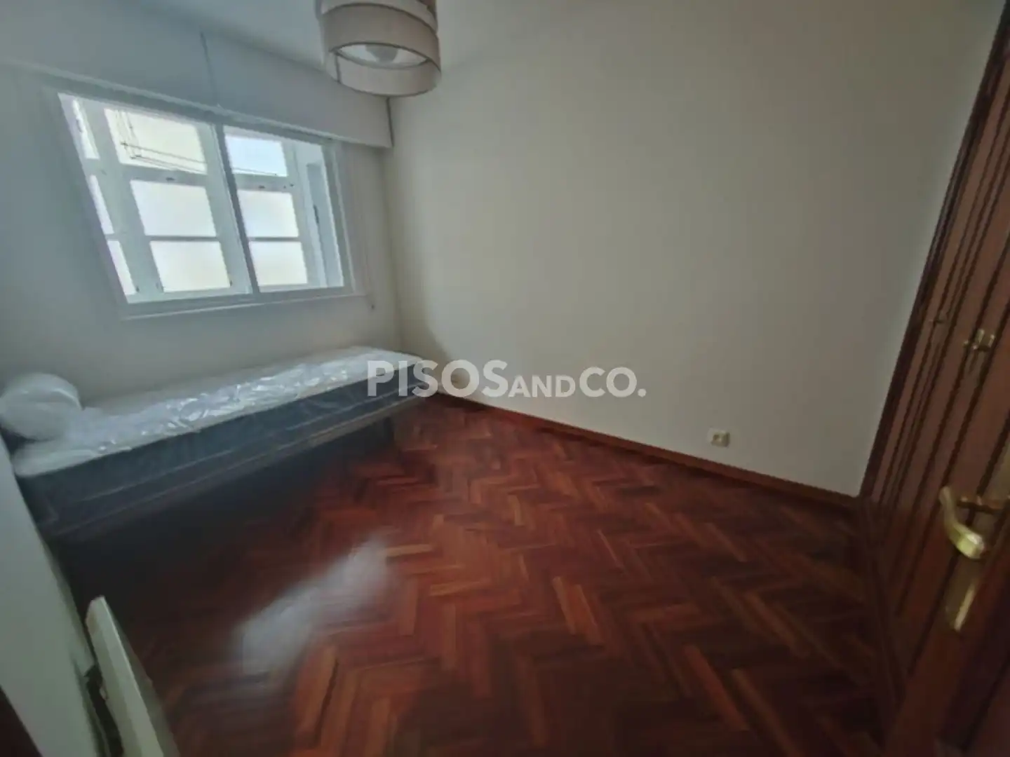 Piso de alquiler en Calle Francisco Vales Villamarín, Los Castros - Castrillón