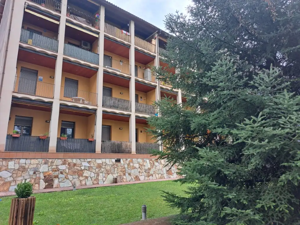 Außenansicht von Maisonette zum Verkauf in Berga mit Heizung, Parkett und Abstellraum