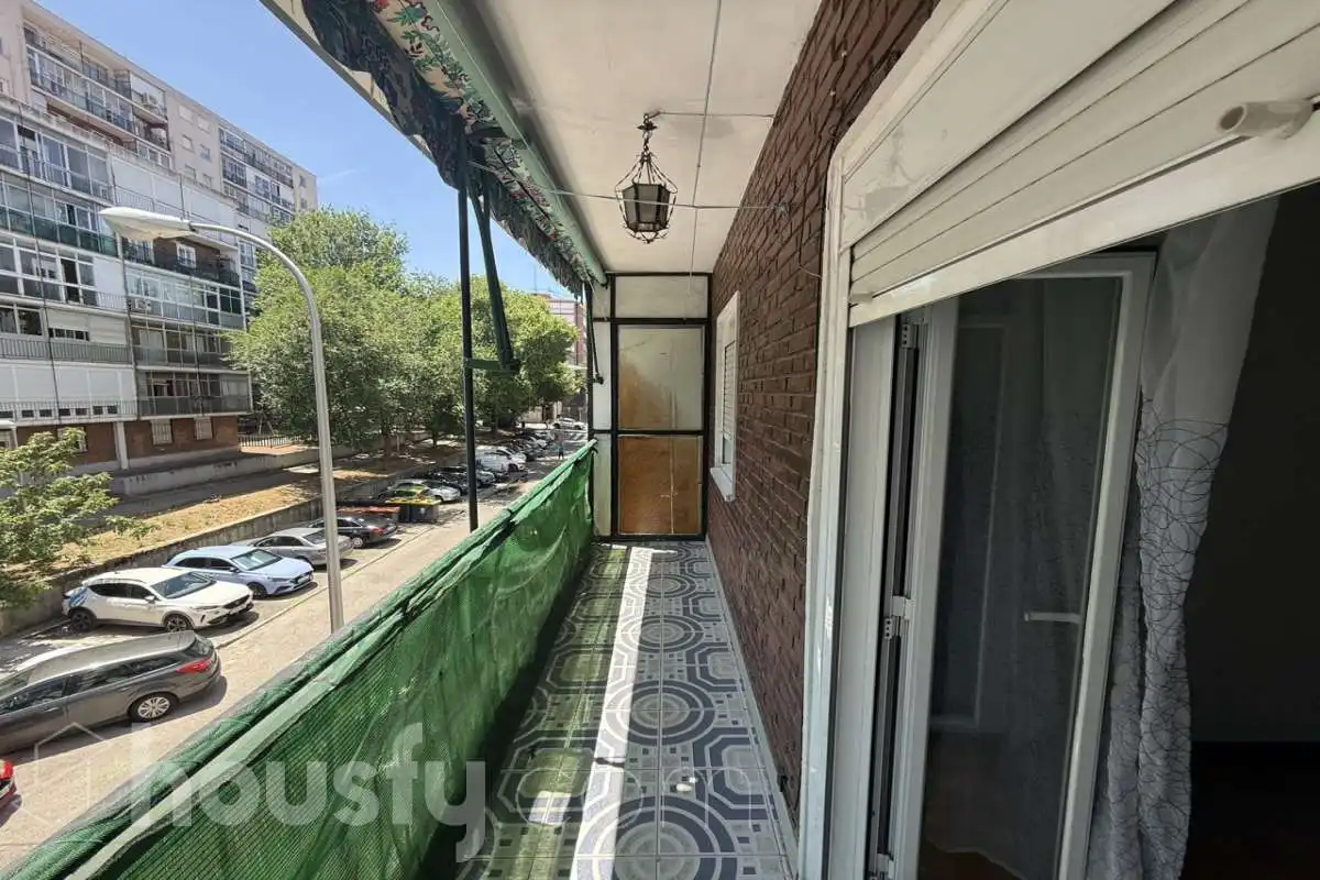 Außenansicht von Wohnung zur Miete in Madrid mit Heizung, Möbliert und Balkon