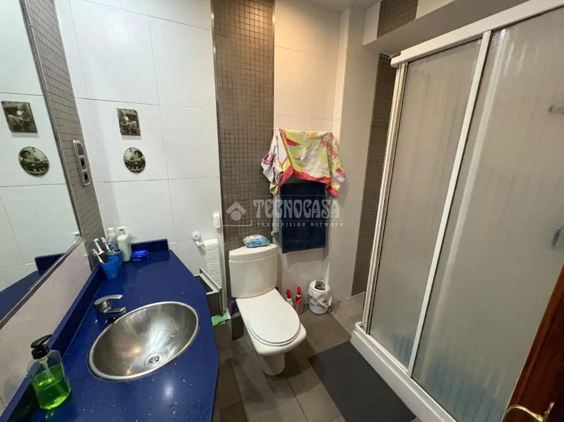 Bathroom of Flat for sale in Madrid  with Air Conditioner