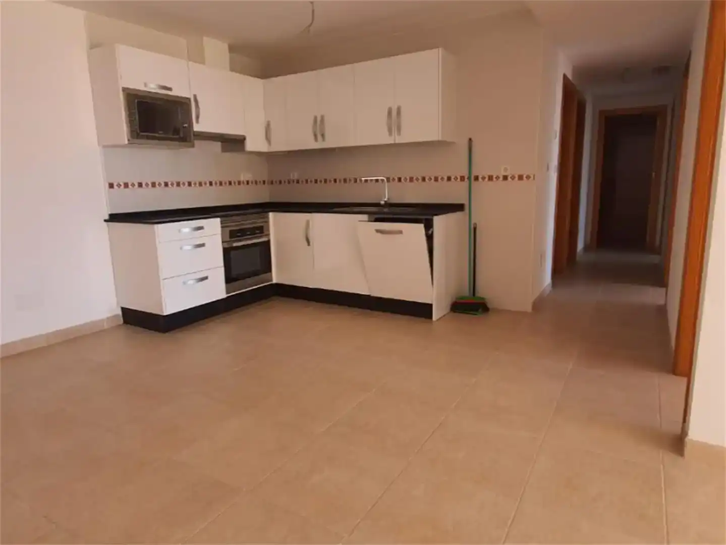 Cocina de Piso en venta en Águilas con Jardín privado, Trastero y Piscina