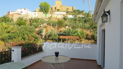Foto 2 de Casa adosada en venta en Alcaudete, Jaén