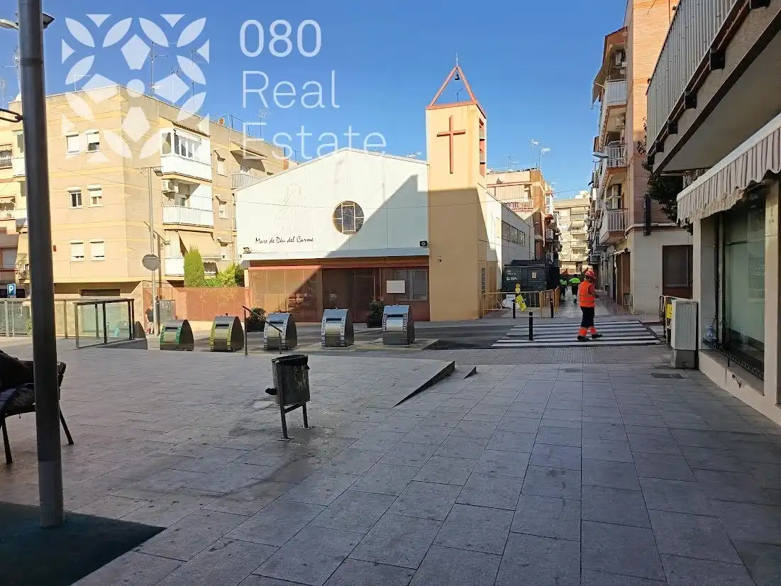 Außenansicht von Wohnung zum Verkauf in Sant Joan Despí mit Klimaanlage