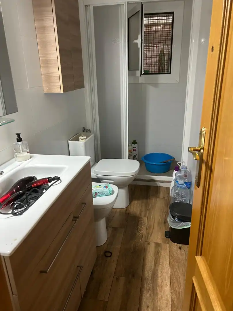 Badezimmer von Wohnung zum Verkauf in Santa Coloma de Gramenet
