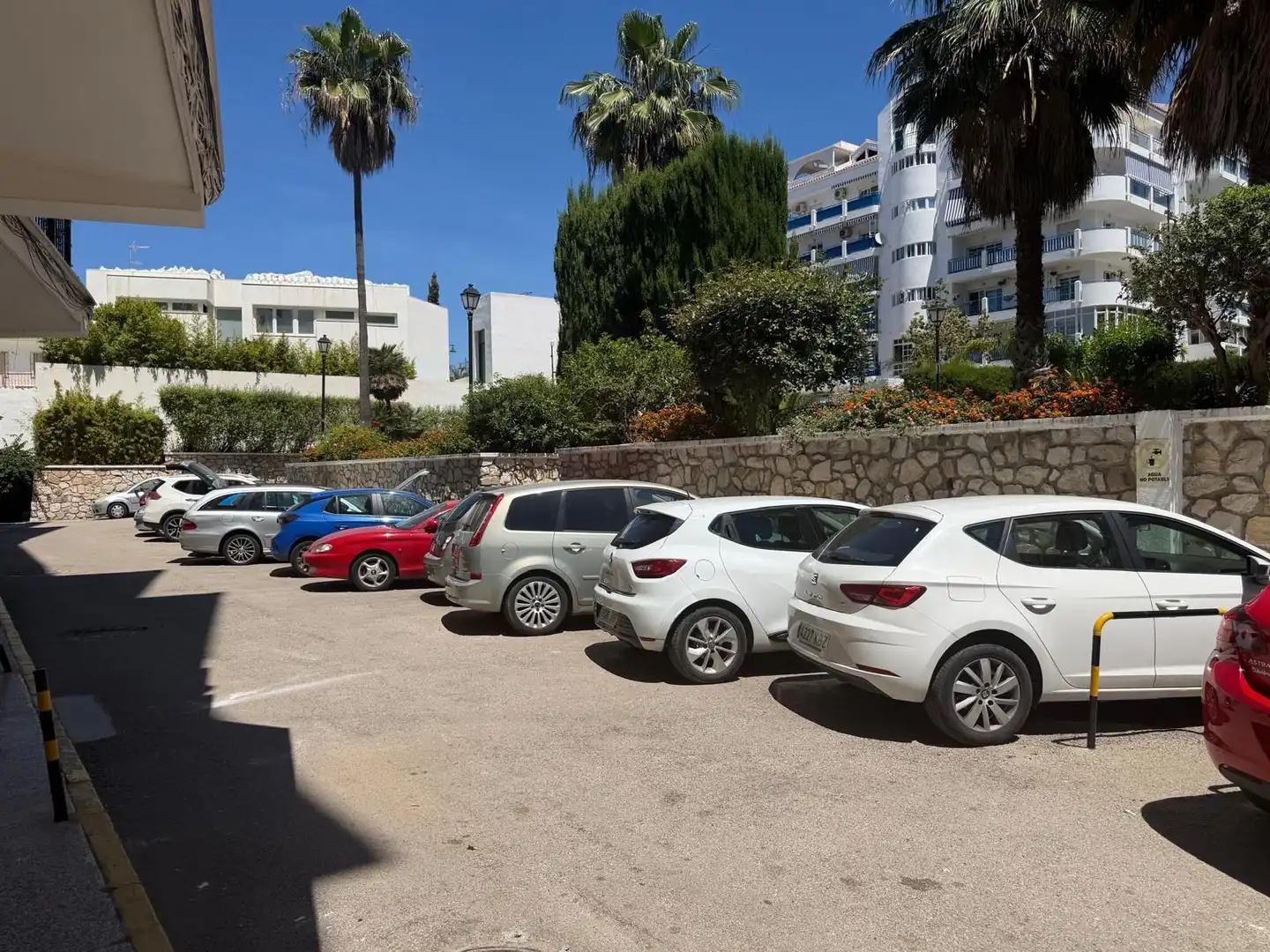 Aparcament de Pis en venda en Fuengirola amb Aire condicionat, Terrassa i Moblat