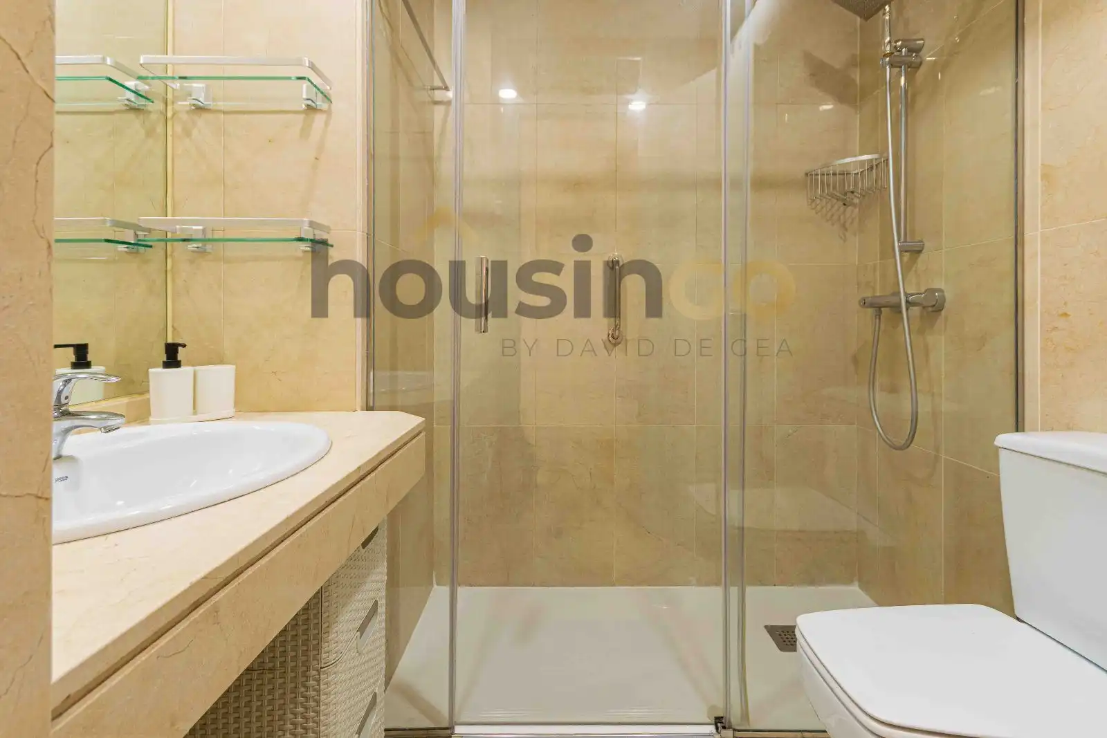 Bathroom of Study for rent in Madrid  with Heating, Furnished and Washing machine
