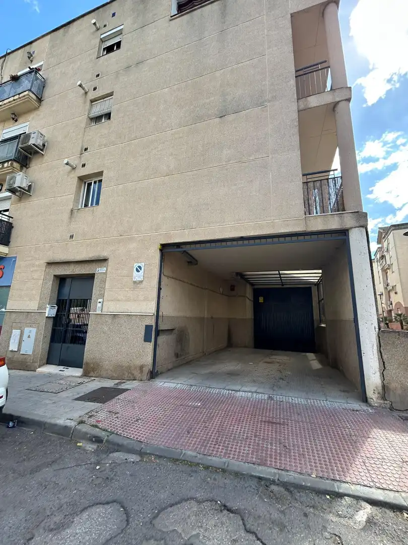 Aparcament de Pis en venda en Utrera amb Terrassa i Traster