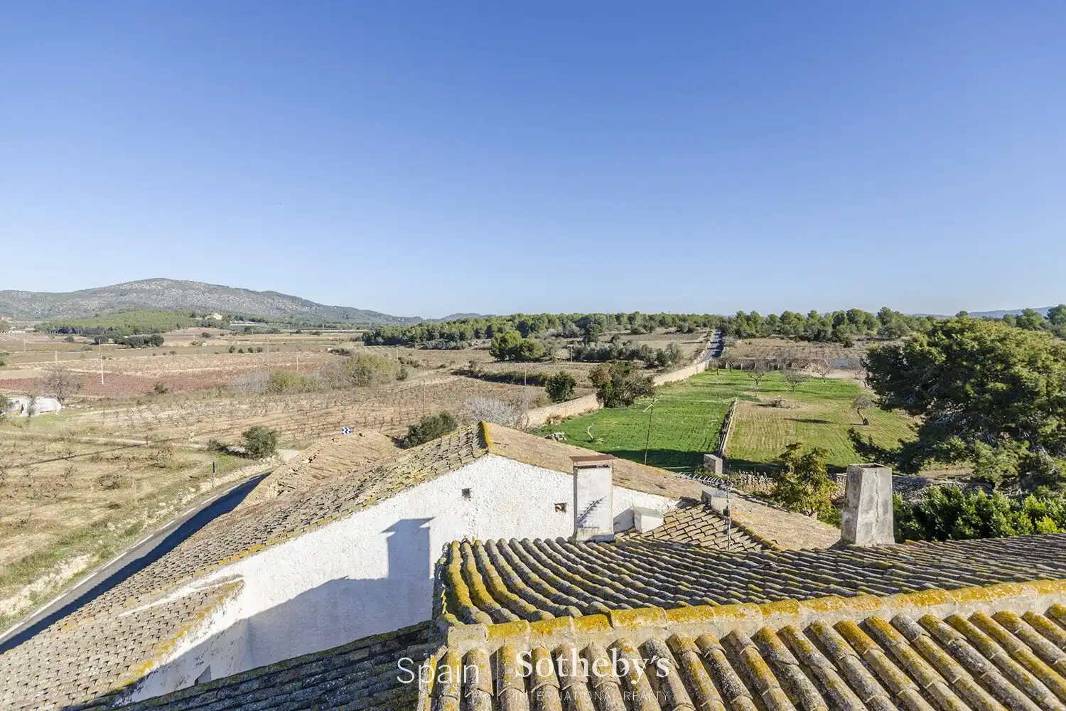 Vista exterior de Finca rústica en venda en Vilanova i la Geltrú amb Calefacció, Jardí privat i Terrassa